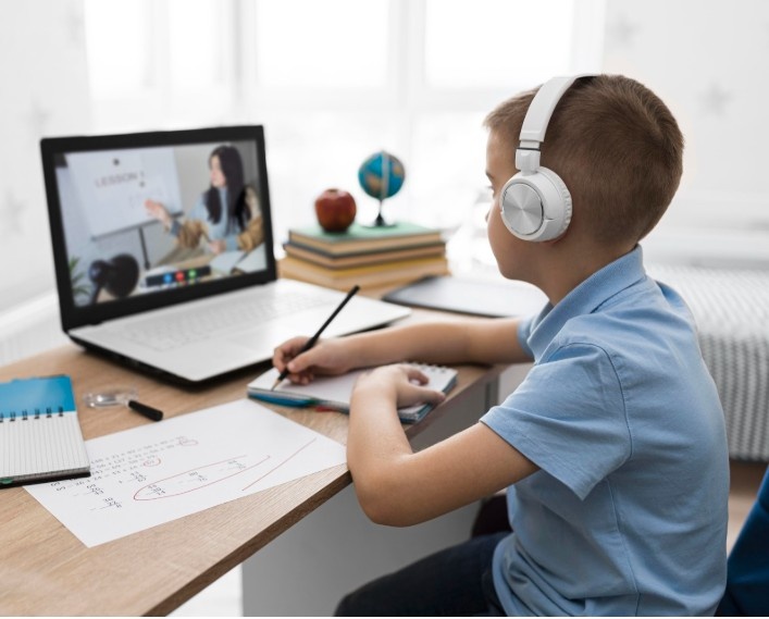 Why Are More Students Searching “Can Someone Take My Online Class Now?” 